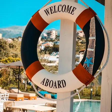 The Blue Wave Otel 4*