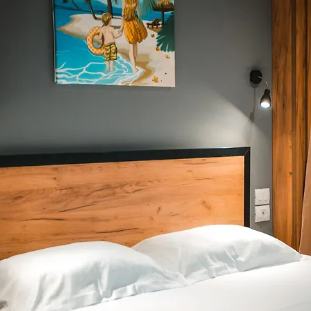 The Blue Wave Отель