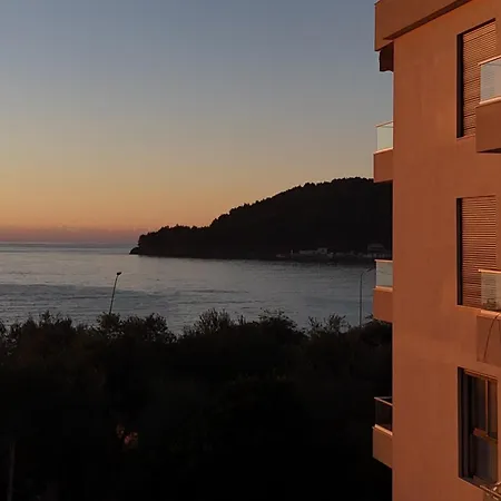 The Blue Wave Otel