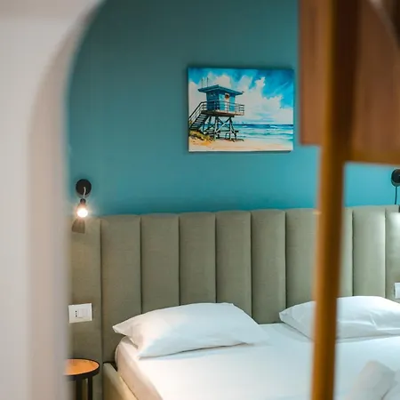 The Blue Wave Hotel 4*