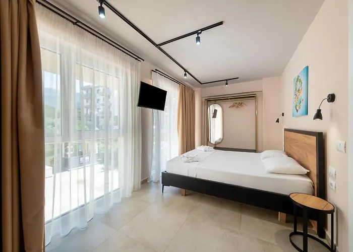 The Blue Wave Hotel 4*