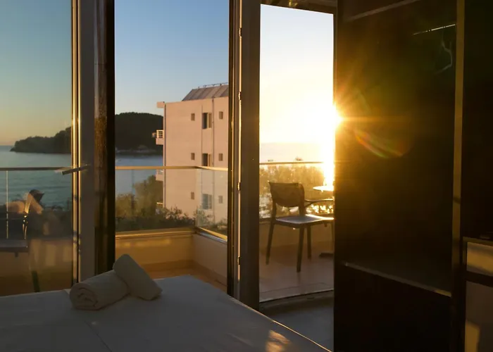 Hotel The Blue Wave 4*